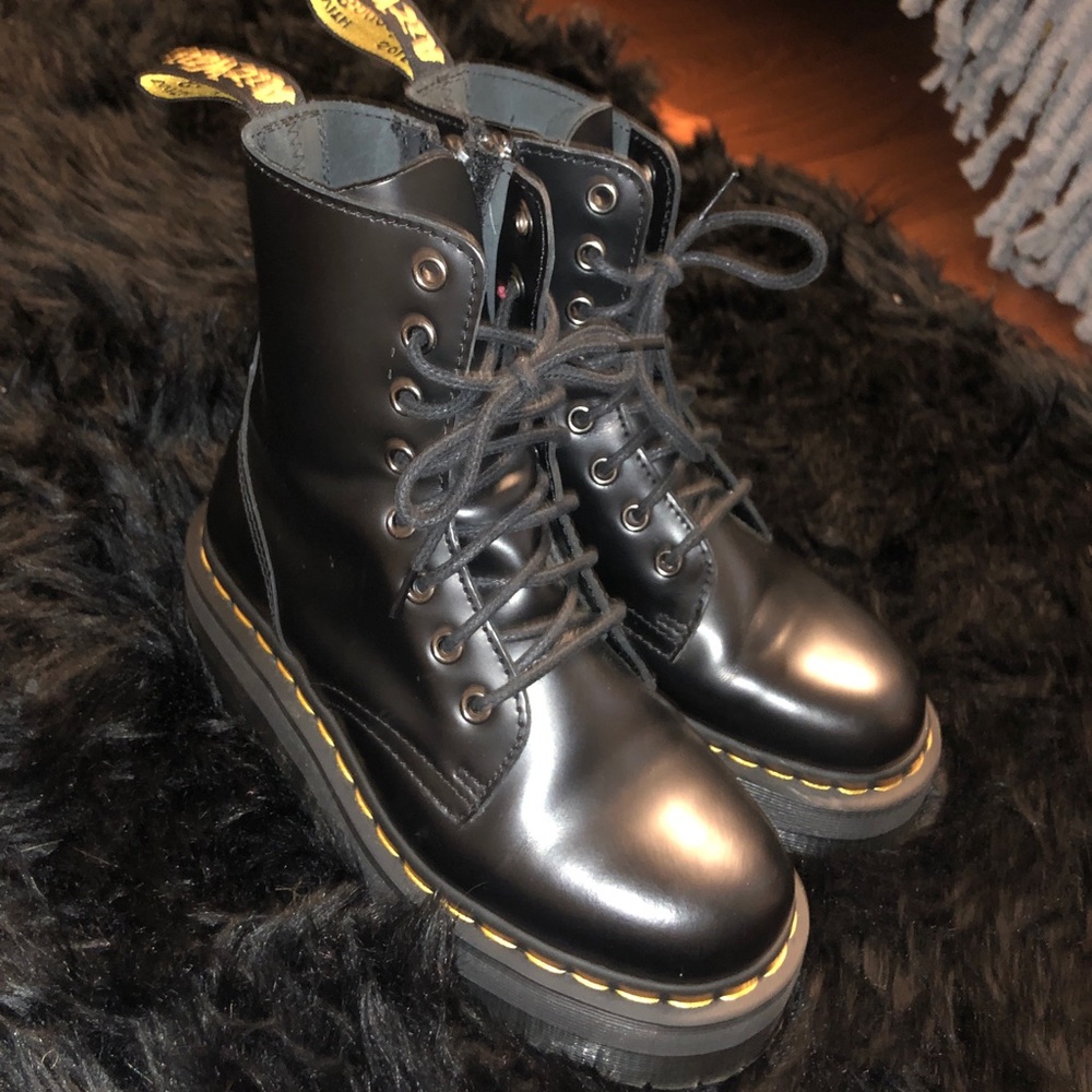 Dr. Martens size 6 Jadon Platform Boots!